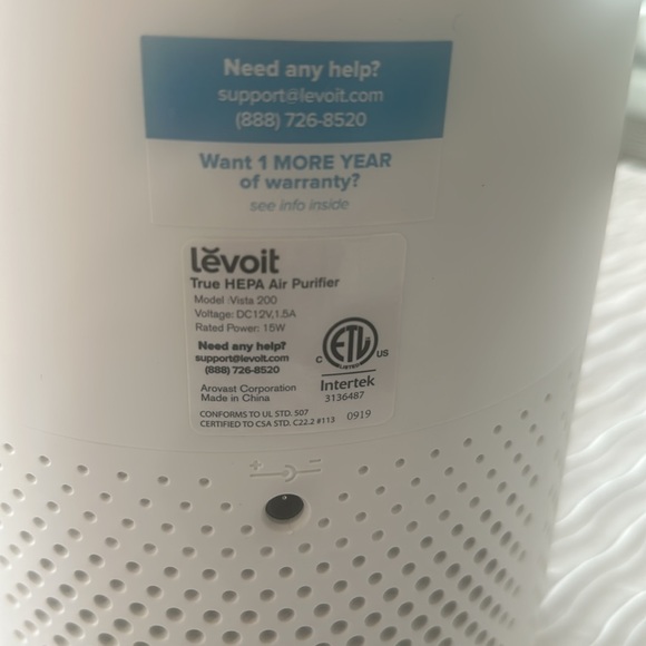 Chic levoit brand HEPA air filter vista 200, like new - Picture 2 of 4